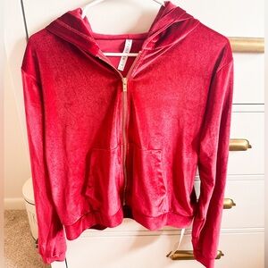 Fabletics zipper pull velvet top.